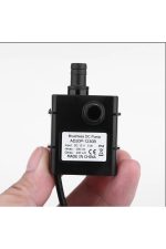 12 Volt Mini Süs Havuzu Dalgıç Su Pompası Saat/240 Litre (boy 5,5 Cm . En 3,5 Cm . Yükseklik 4,2 Cm)
